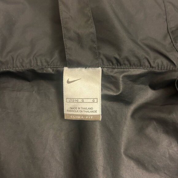Nike Women’s Windbreaker Jacket L Black White Detail Reflective Front Lightweigh - Picture 9 of 13